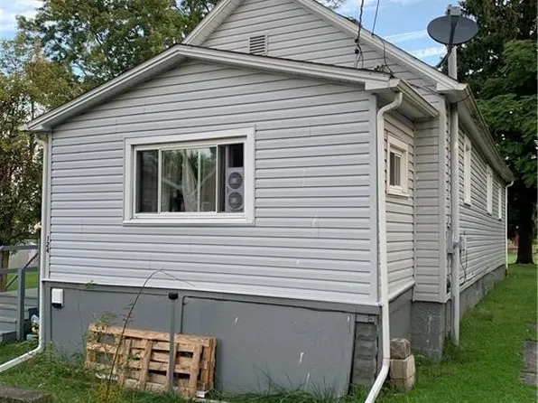 124 Tremble Ave, Campbell, OH 44405