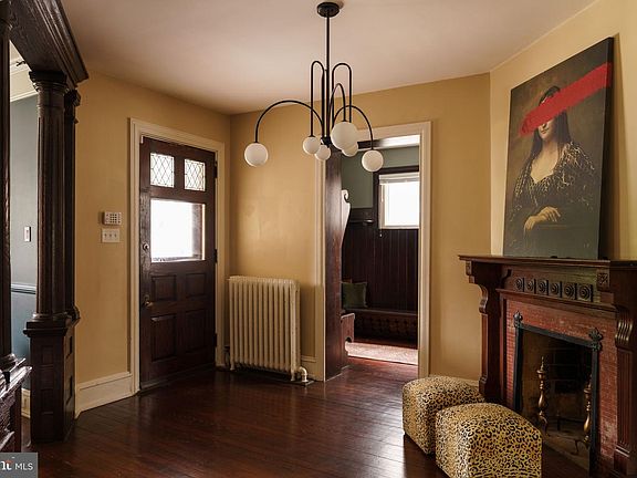 4th image of 104 Rochelle Ave