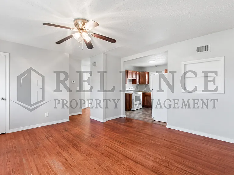 2219 N Prince St — Photo 8