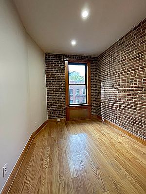 3rd image of 324 E 52nd St APT 4B
