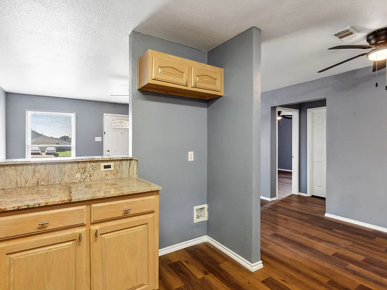 1502 Sharron Ct — Photo 28