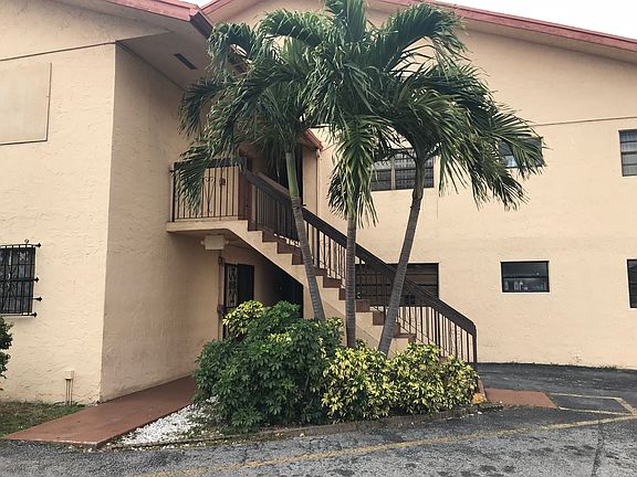 3rd image of 2295 W 53rd Pl APT 205