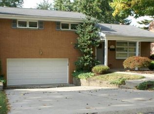 2471 Rosegarden Rd, Pittsburgh, PA 15220