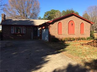 7920 Mountain Shore Dr, Sherrills Ford, NC 28673