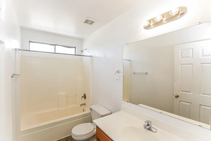 2241 S 85th Dr — Photo 15