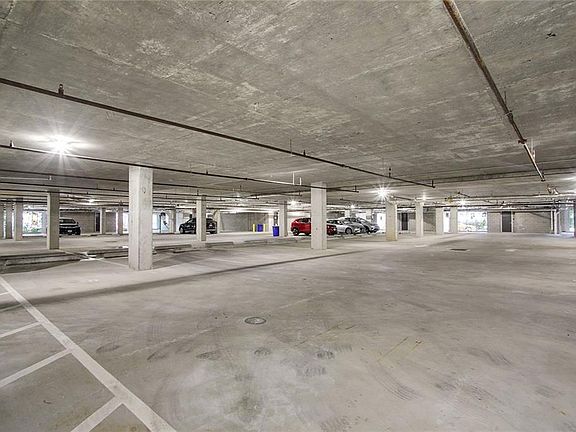 4th image of 900 Bartholomew St #201