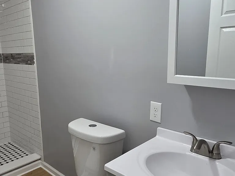 301 W 3rd St #2 — Photo 11