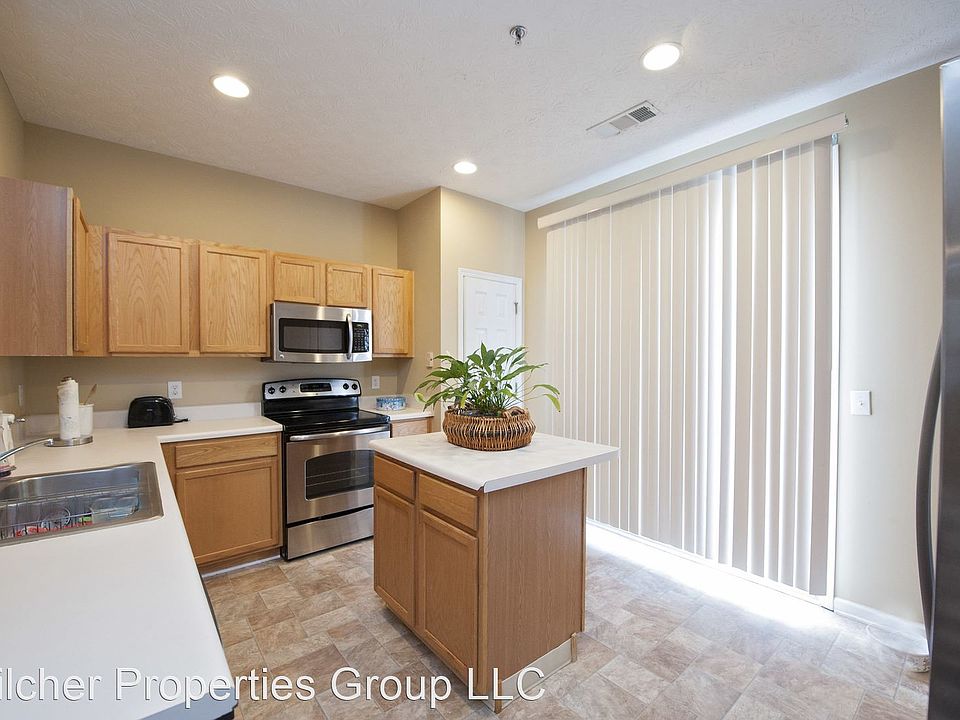 1st image of 204 Village Square Dr