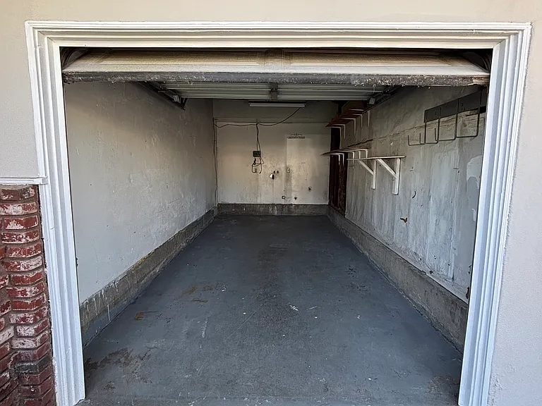 217 S Hazel St #A — Photo 16