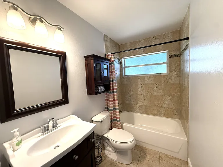 668 Hampton Dr NE — Photo 29