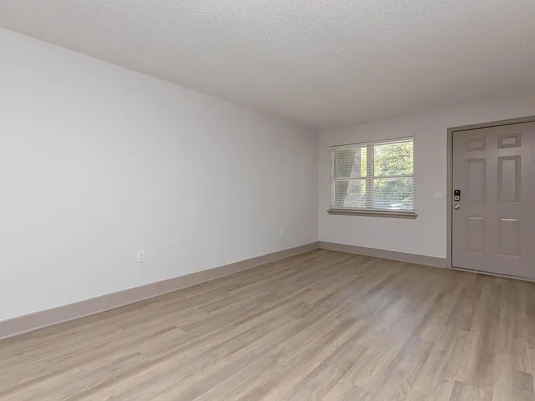 Sunrise Apartments — Photo 6