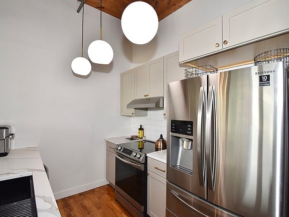 5th image of 385 Worthington St #2F