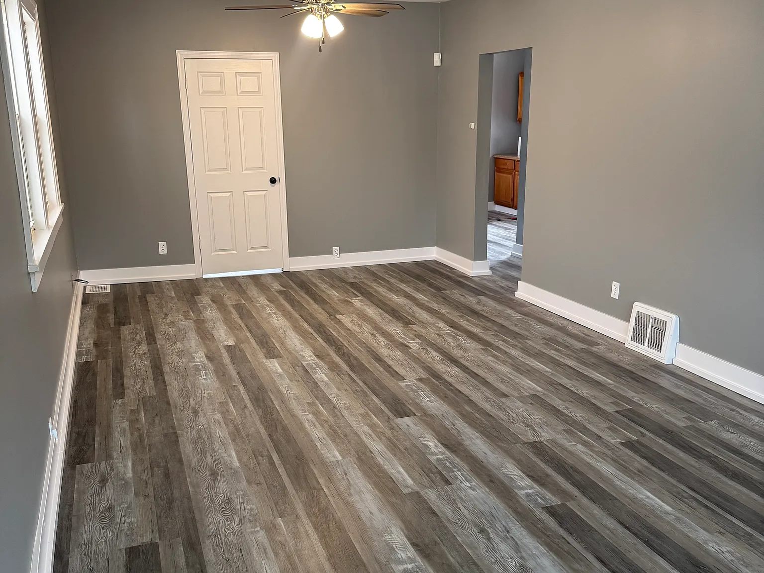 2 bed, 851 sqft, $1,300 — Photo 4