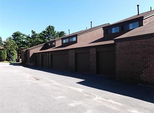 1st image of 75 Rosewood Dr