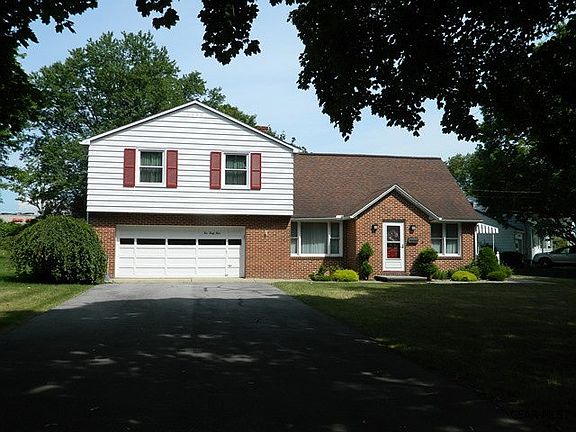 2nd image of 1044 Omar Dr