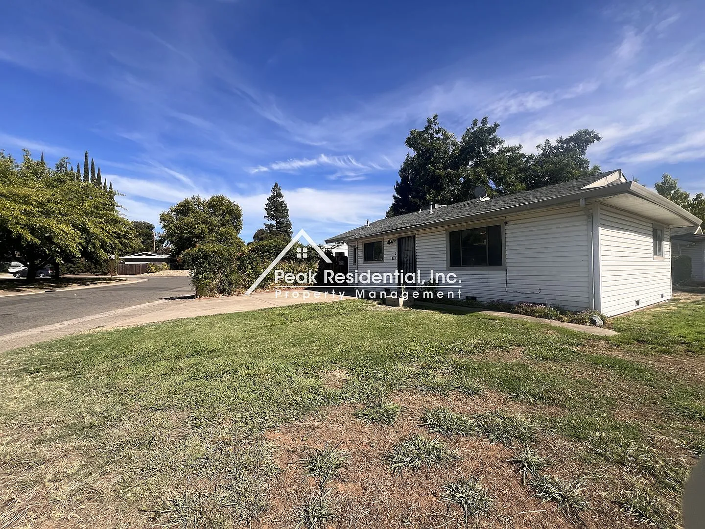 Charming 2bd/1ba Duplex near Bella Vista High School — Photo 2