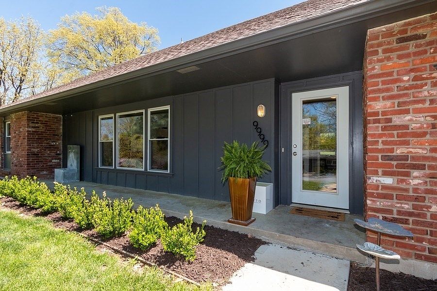 Welcome to 9999 Fontana Ln!