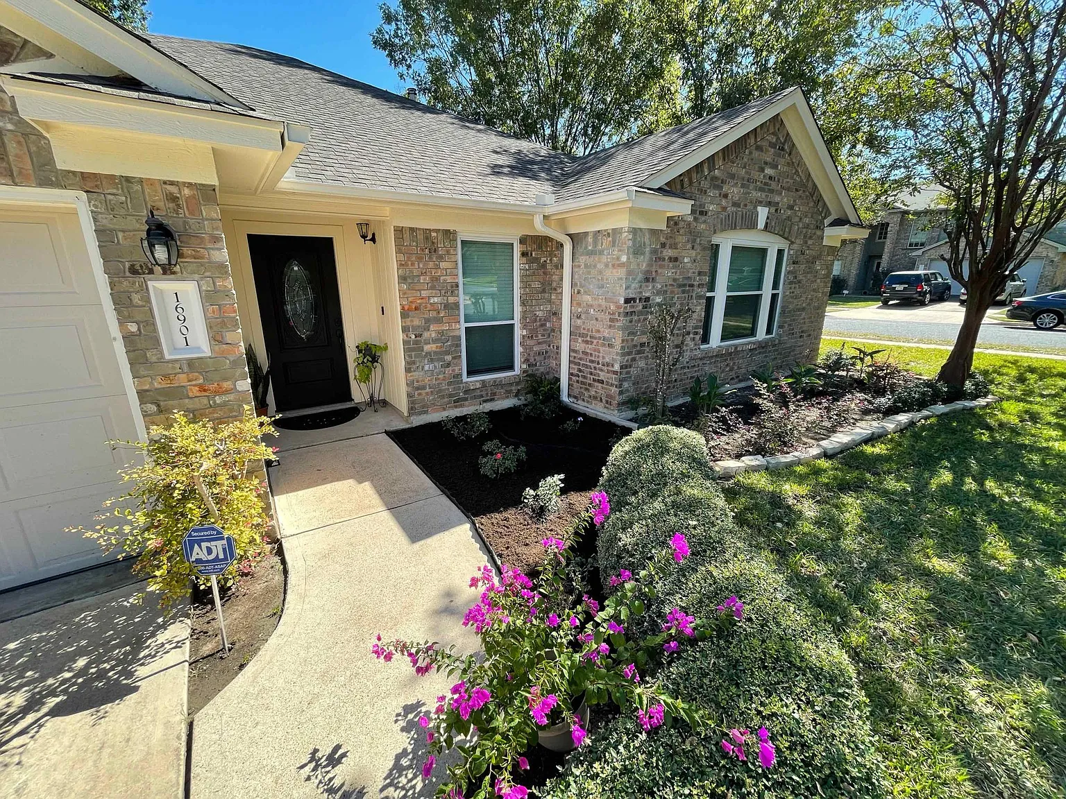 16901 Abyssinian Ln — Photo 4