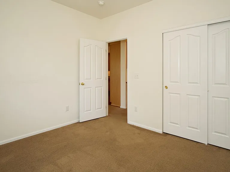 10585 Parkington Ln — Photo 10