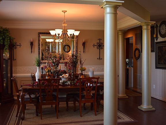 3rd image of 1707 White Pine Way