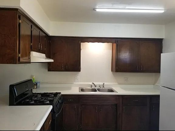 4th image of 75 E Hazelwood Ln APT B
