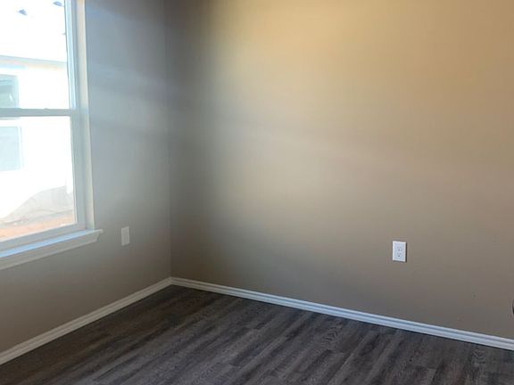 4th image of 530 46th St #A