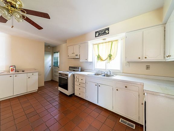 3rd image of 21855 Bellkay Dr