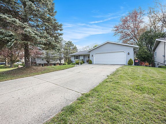 4th image of 5288 Newcastle Dr SE