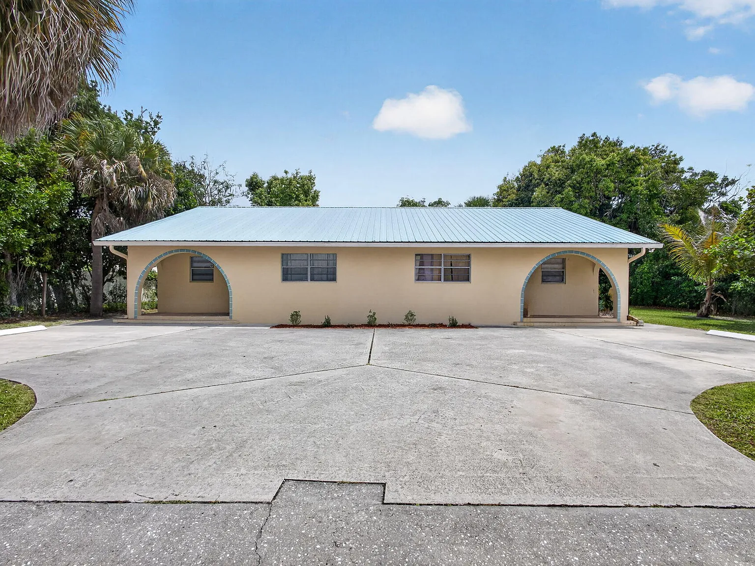2 bed, 1.0 bath, 1011 sqft, $2,150 — Photo 2