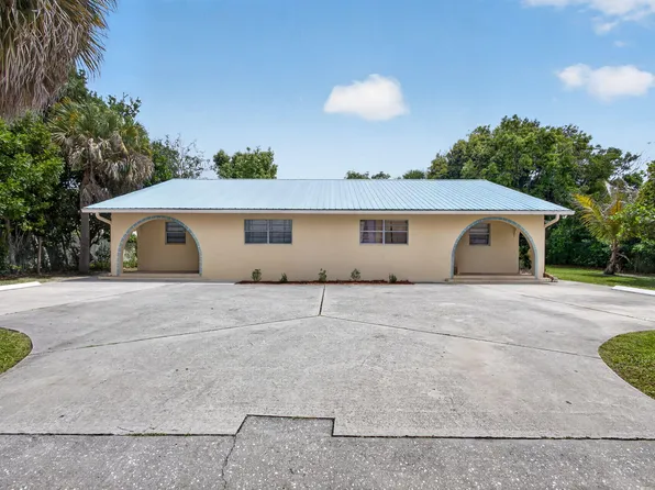 9484 Sun Ct, West Palm Beach, FL 33403