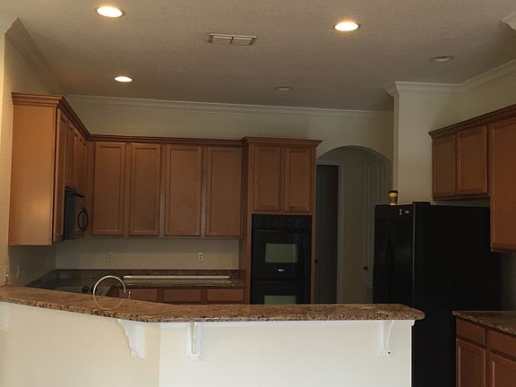 4th image of 3826 Shoreview Dr