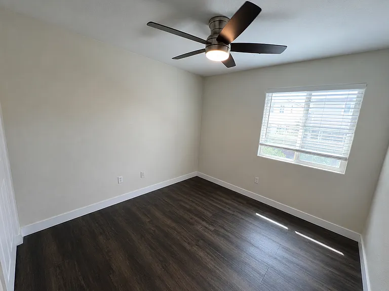 9401 Yellowshale St — Photo 24