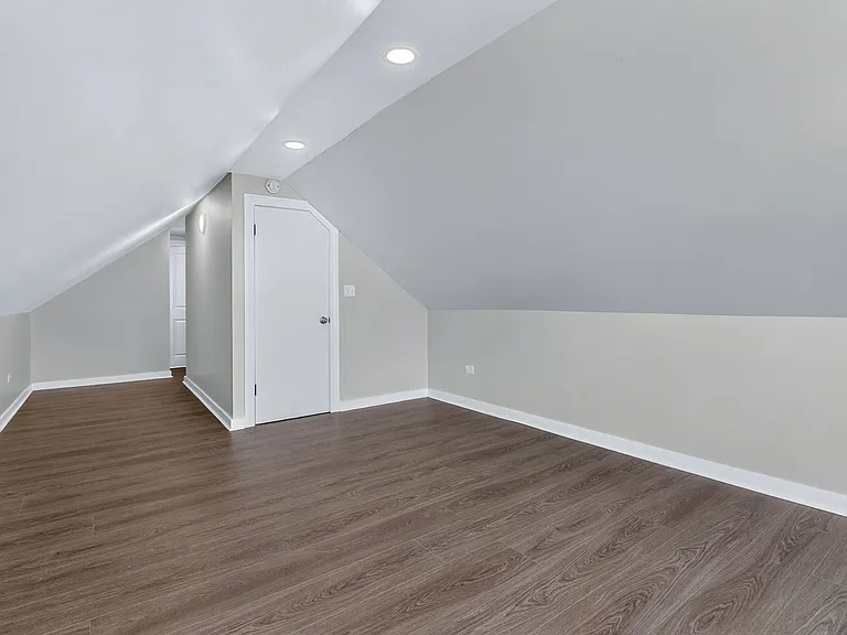 112 S Iowa Ave — Photo 9