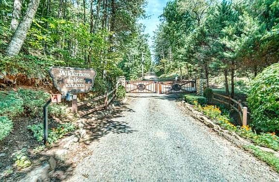 2nd image of 17 Wilderness Lake Cir
