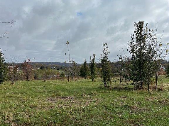 4th image of 12 Emerald Valley Ln