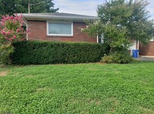 44 Princeton Rd, Linden, NJ 07036