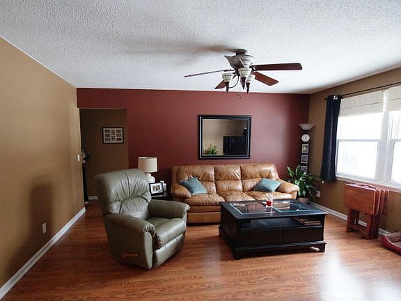 3rd image of 554 E Chadwick Dr