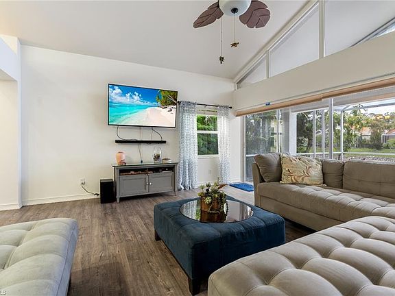 4th image of 360 Pindo Palm DR