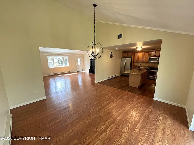 31 Hemlock Dr — Photo 9