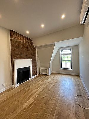 5th image of 149 W 78th St #3F