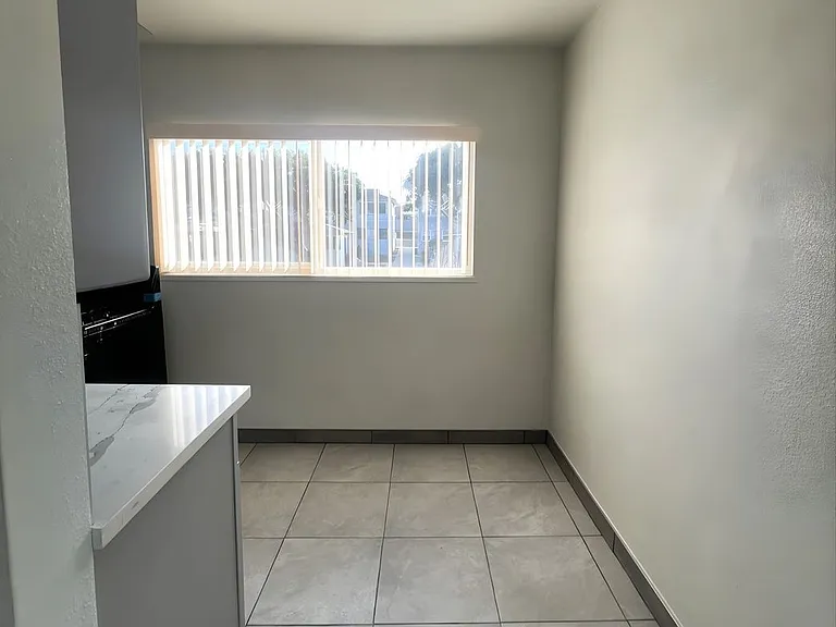 3421 W Florence Ave #4 — Photo 2