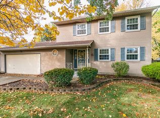 6178 Brambleside Ln, Mentor, OH 44060