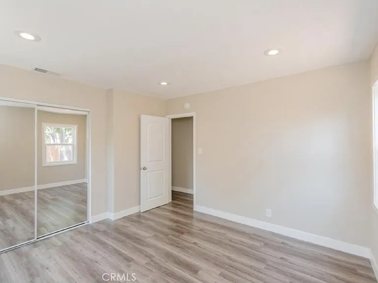 8956 Gladbeck Ave — Photo 18