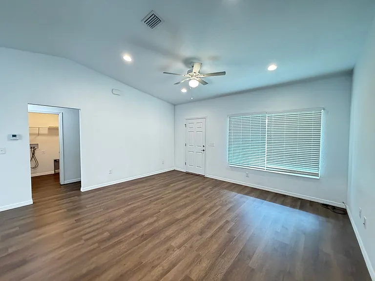 85 Maple Dr — Photo 12