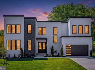 719 Meadow Ln SW, Vienna, VA 22180
