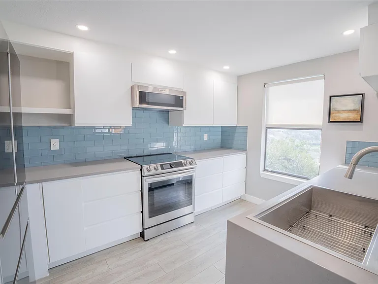 8200 Neely Dr #209 — Photo 6