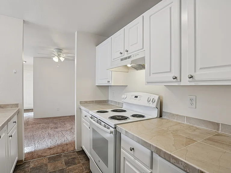 Poplar Lane Apartments — Photo 65