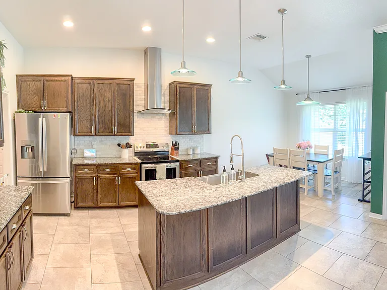 306 Pointer St — Photo 9