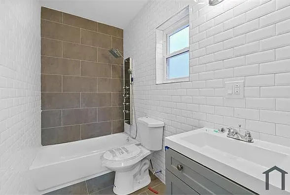 717 E 228th St — Photo 3