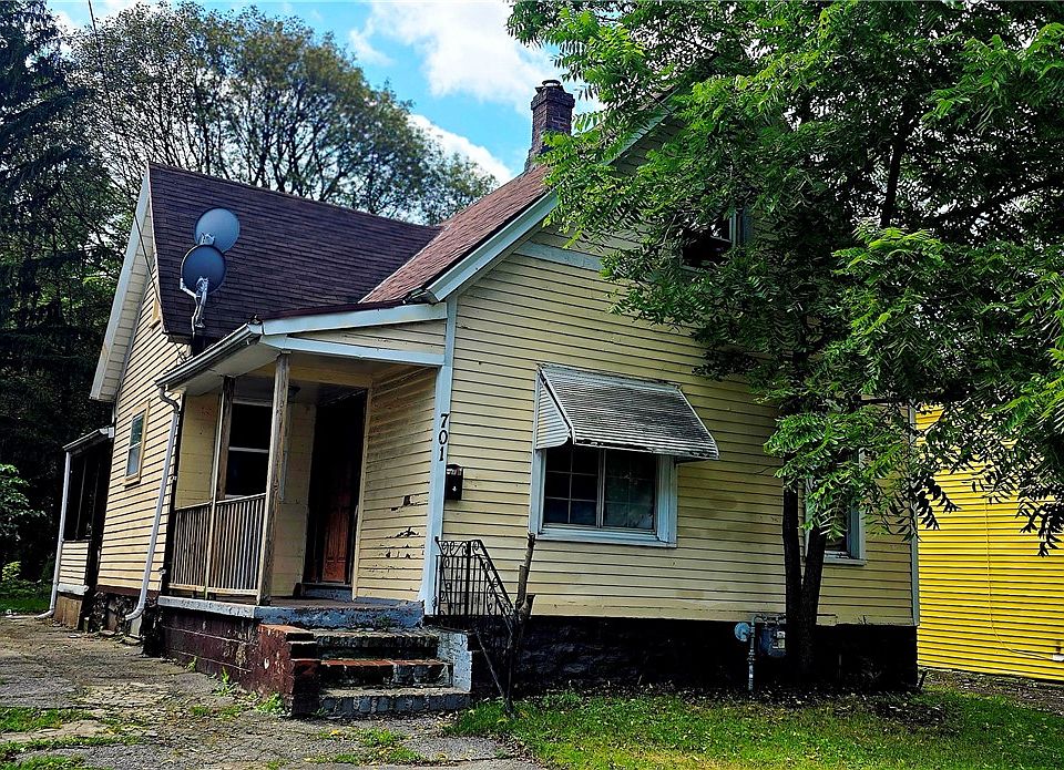 1st image of 701 Bay St